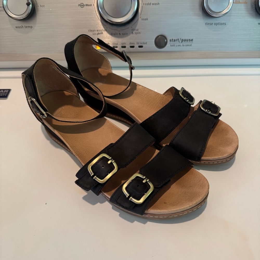 Dansko Astrid Nubuck Sandals Black